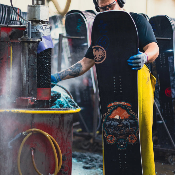 Men’s 2027 Benchmark Snowboard